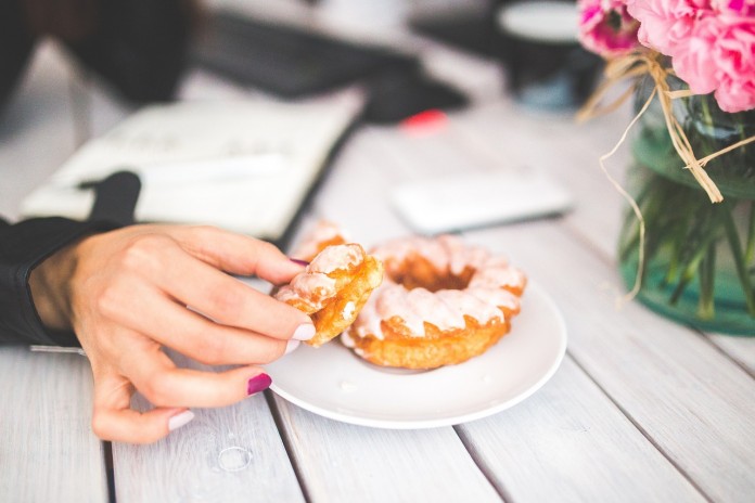 Alimentação emocional: quando a comida se torna a “resolução” dos seus problemas