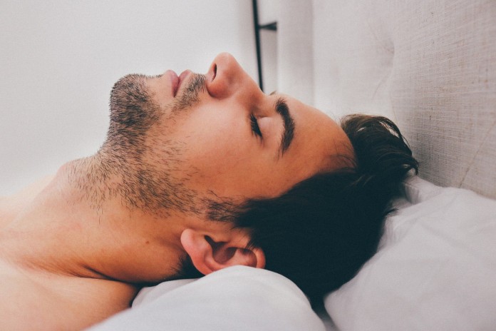 Distúrbios do sono podem causar situações desconfortáveis, perigosas e até assustadoras