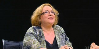 “Ninguém deveria se preocupar se o parceiro tem relações com outra pessoa”, diz psicanalista