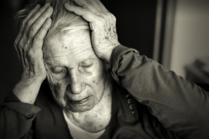 10 sinais de Alzheimer que muitos ignoram (e como se proteger)