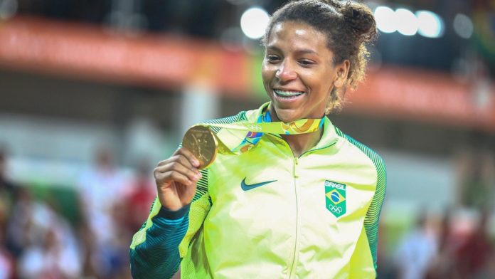 Rafaela Silva, ouro no Rio, desistiu da aposentadoria após eliminação em Londres graças à psicologia