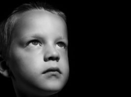 Alerta aos pais: vocês podem estar criando crianças melancólicas