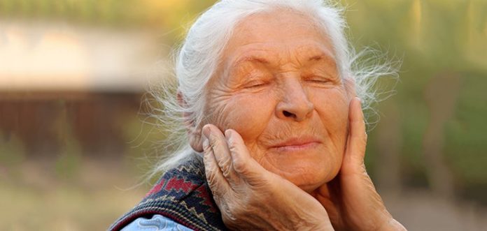 Espalhe sorrisos. No mínimo, você salvará o dia de alguém.