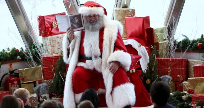 Por que você não deve ameaçar seu filho dizendo que o Papai Noel não vai trazer presentes