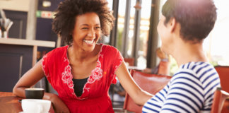 5 estratégias para estabelecer uma conversa interessante