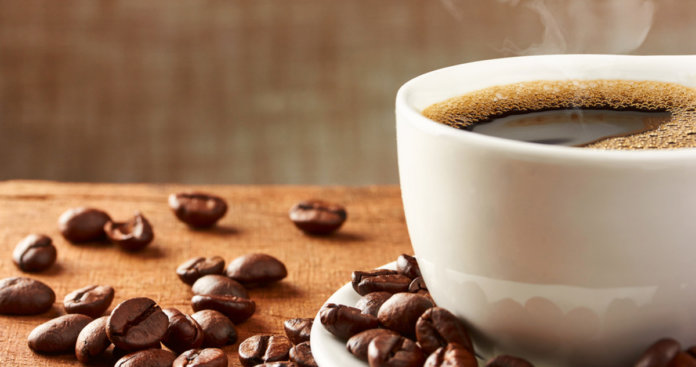 Café ajuda a identificar palavras positivas, diz estudo
