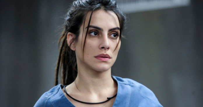 Cleo Pires revela sofrer com  hiperatividade