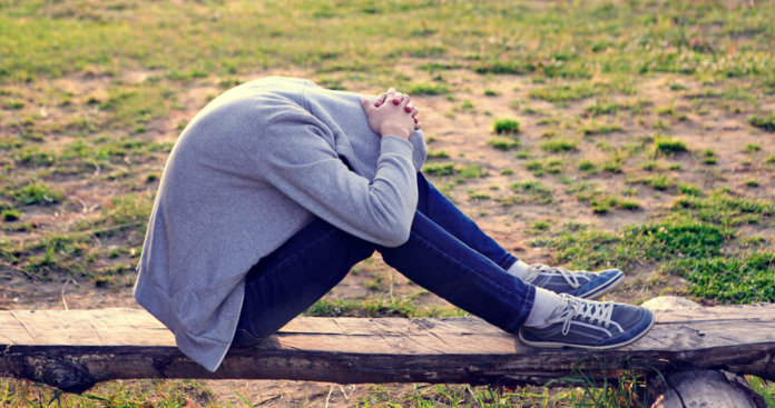 Depressão na adolescência é grave; veja sintomas e como ajudar