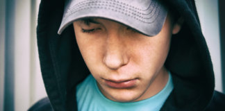 Quando um adolescente sofre de um transtorno antissocial?