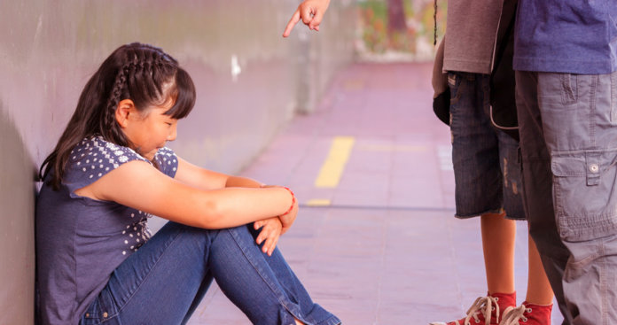 Como descobrir se seu filho sofre bullying na escola