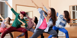 Dança envolve corpo e mente: atividade pode ajudar no tratamento de depressão