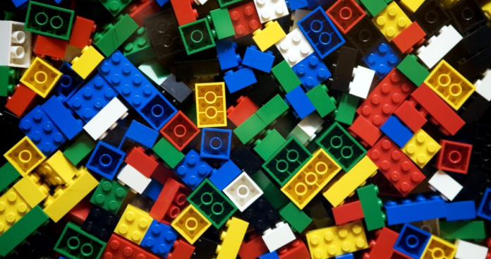 Você sabe quais são os benefícios psicológicos do LEGO?