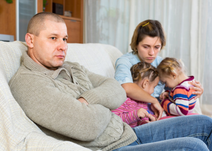 Famílias narcisistas: fábricas de sofrimento emocional