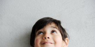 Psicóloga  fala sobre como reagir a comportamentos “irritantes” de crianças