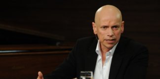 “Tristeza não é doença, por Leandro Karnal.”