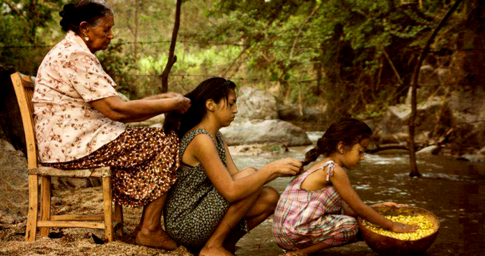 Palavras de avó: quando uma mulher estiver triste o melhor a fazer é trançar o seu cabelo