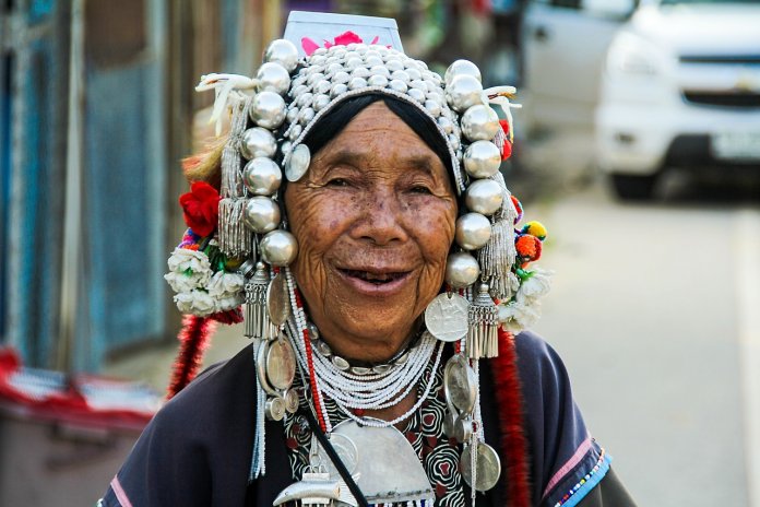 Um sorriso sempre será um sorriso, mesmo que emoldurado por vincos.