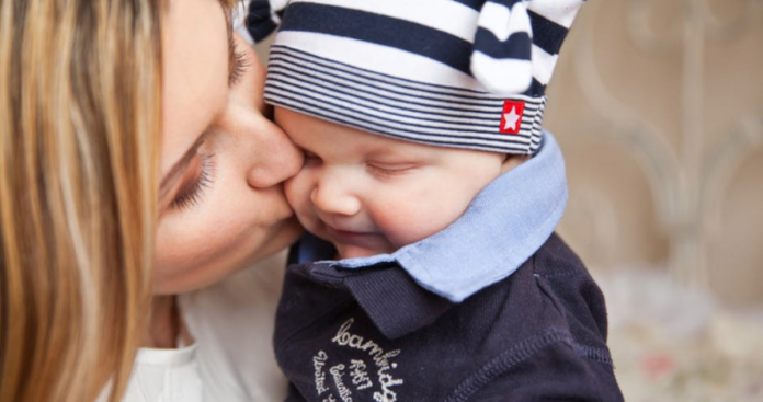 6 maneiras de dizer ao seu filho que você o ama todos os dias