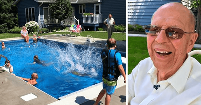 Aos 94 anos, viúvo constrói piscina para reunir vizinhos e não ficar sozinho.