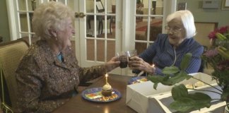 Elas se conheceram há 84 anos e ainda são amigas até hoje. Cada ano elas celebram seus aniversários juntas