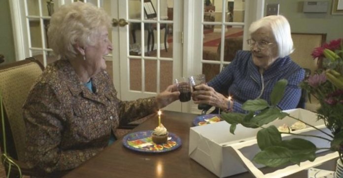 Elas se conheceram há 84 anos e ainda são amigas até hoje. Cada ano elas celebram seus aniversários juntas