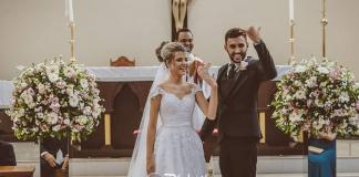 Casal troca festa de casamento por jantar para famílias carentes no ES