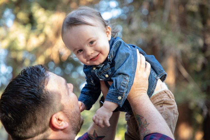 Segundo a ciência, os pais têm um filho favorito