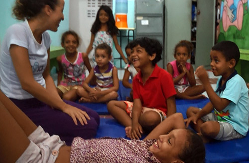psicologiasdobrasil.com.br - ONG ensina yoga e meditação a crianças de periferia em Olinda (PE)