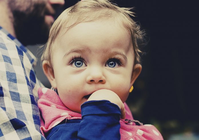 O que o bebê escuta deixa uma marca em seu cérebro