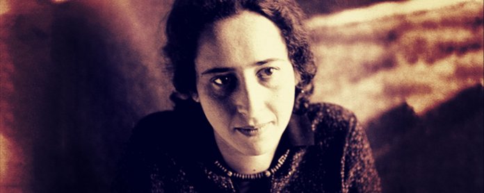 Hannah Arendt explica como a propaganda se utiliza da mentira para desgastar a moralidade: percepções das origens do totalitarismo