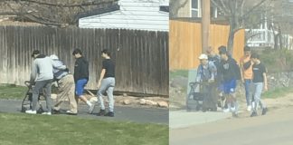 Jovens descem de carro para ajudar  idosos a atravessarem a rua e a limpar suas feridas