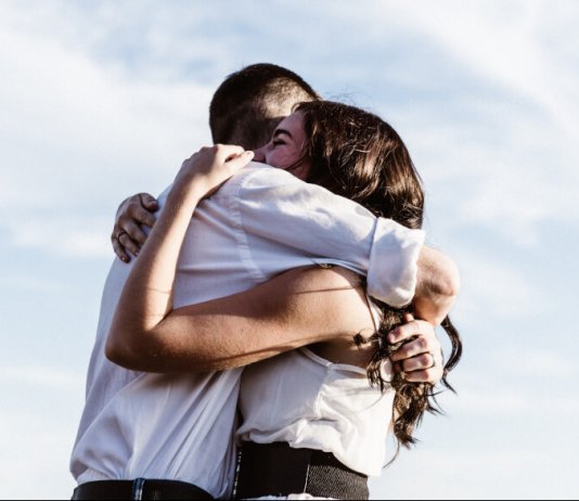 Eu gosto do simples: um abraço, um obrigado, um “cuide-se”