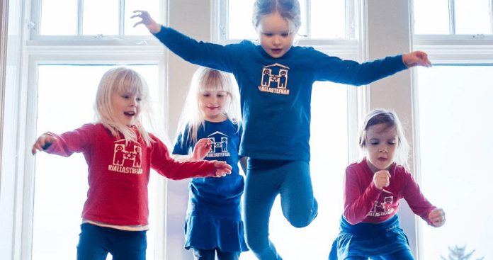 Sem diferenciar meninos e meninas na escola: a receita feminista islandesa pela igualdade