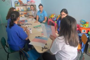 psicologiasdobrasil.com.br - Hospital no Pará leva crianças internadas para empinar pipa; brincadeira ajuda no tratamento e redução de estresse.