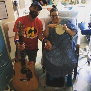 psicologiasdobrasil.com.br - Após descobrir tumor, professor passa a fazer serenata para alegrar pacientes em hospitais.