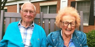 Idosos centenários se casam após namoro em casa de repouso