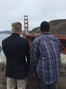 contioutra.com - Homem já evitou que mais de 200 pessoas saltassem da Golden Gate; e o melhor é como ele faz isso