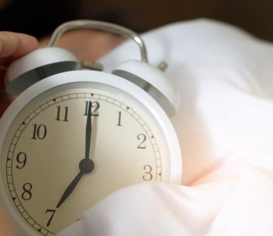 A privação do sono pode causar a doença de Alzheimer?