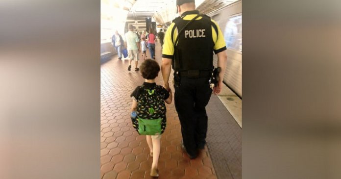 Segurança tranquiliza menino autista que tinha colapso no metrô e história viraliza