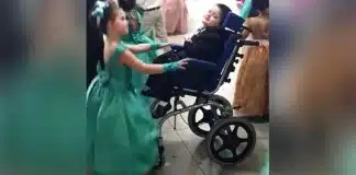 Menina faz questão de incluir o irmão cadeirante em sua valsa de formatura Menina faz questão de incluir o irmão cadeirante em sua valsa de formatura