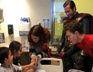 psicologiasdobrasil.com.br - Atores de "Homem-Aranha" surpreendem crianças em hospital