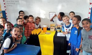 asomadetodosafetos.com - Professora dá festa antes de prova para tranquilizar seus alunos e atitude é celebrada na internet