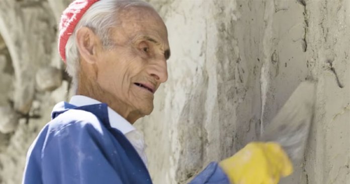 Senhor de 93 anos passou mais de 50 anos construindo catedral, e ela é incrível!