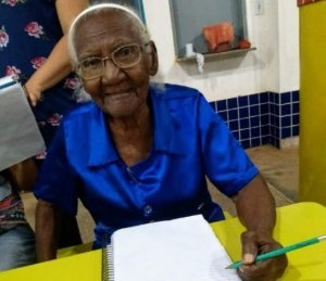 psicologiasdobrasil.com.br - Ela aprendeu a ler e escrever aos 104 anos e agora sonha ler a Bíblia