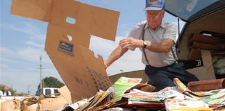 Coletando materiais recicláveis e juntando moedas de um centavo, vovô de 86 anos doa pequena fortuna a orfanato