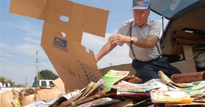 Coletando materiais recicláveis e juntando moedas de um centavo, vovô de 86 anos doa pequena fortuna a orfanato