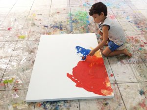 psicologiasdobrasil.com.br - Menino de 3 anos com autismo tem vida transformada através da pintura