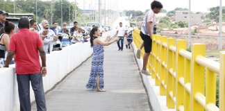 Psicóloga recém-formada impede que rapaz tire a própria vida