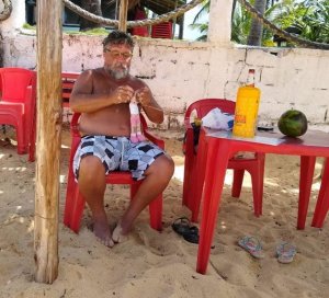 psicologiasdobrasil.com.br - Vovô cria bonecas de crochê com vitiligo para promover inclusão