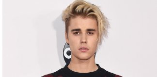 Justin Bieber faz desabafo sobre depressão, abuso de entorpecentes e religião